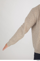 Yoshinaga Kuri arm brown sweater casual sleeve upper body 0004.jpg